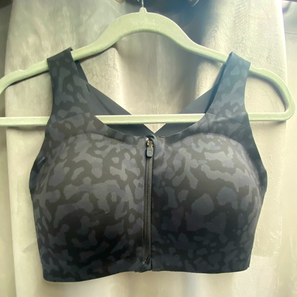 Lululemon Enlite bra 34 DD zip front